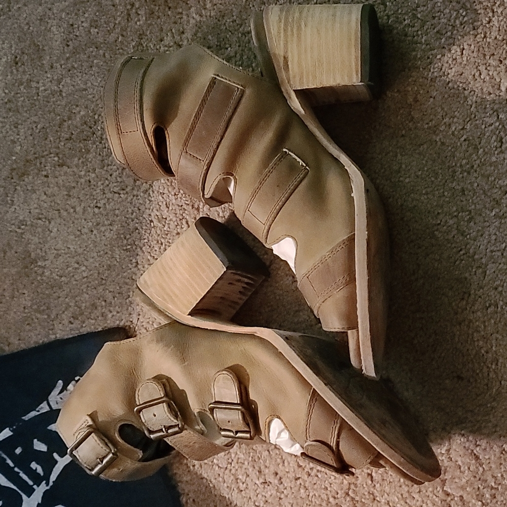 Freebird Quail Sandals Tan View 2